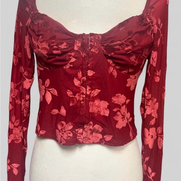NYC Red Floral Velvet Burnout Long Sleeve Crop Top - Picture 2 of 5